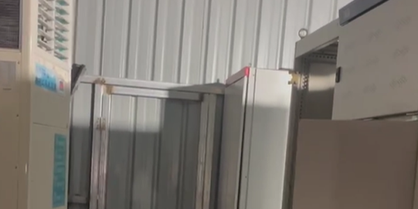 星科蒸發(fā)冷省電空調(diào)-軸流立式機組：企業(yè)電房/機房降溫新方案